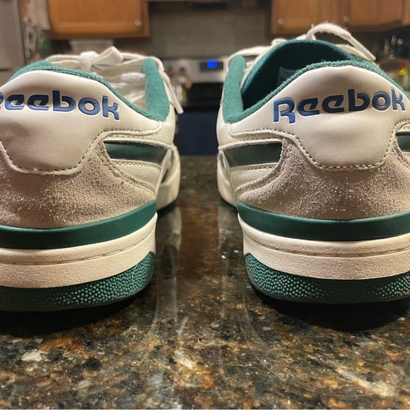 Green Reeboks. - Picture 3 of 7